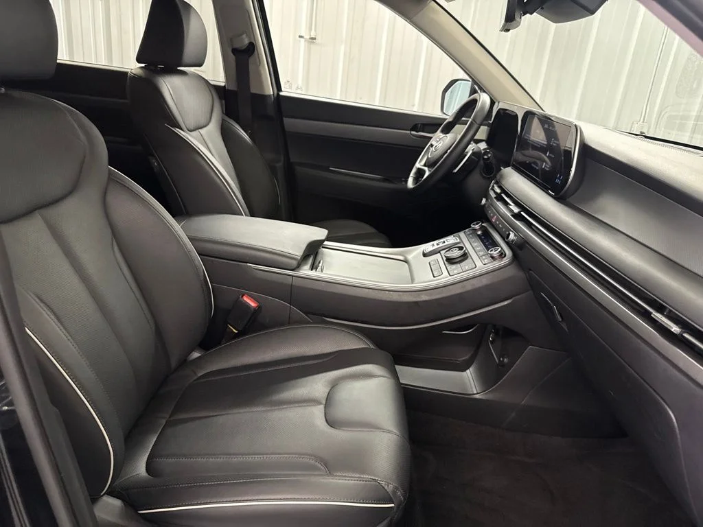 Used 2023 Abyss Black Hyundai XRT image 22