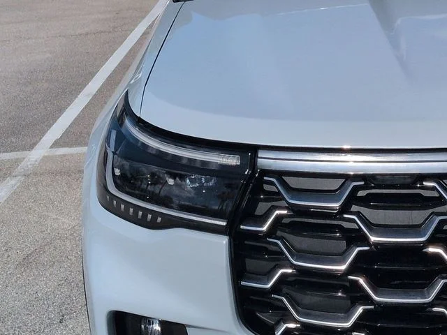 New 2026 Space White Metallic Ford Platinum™ image 10