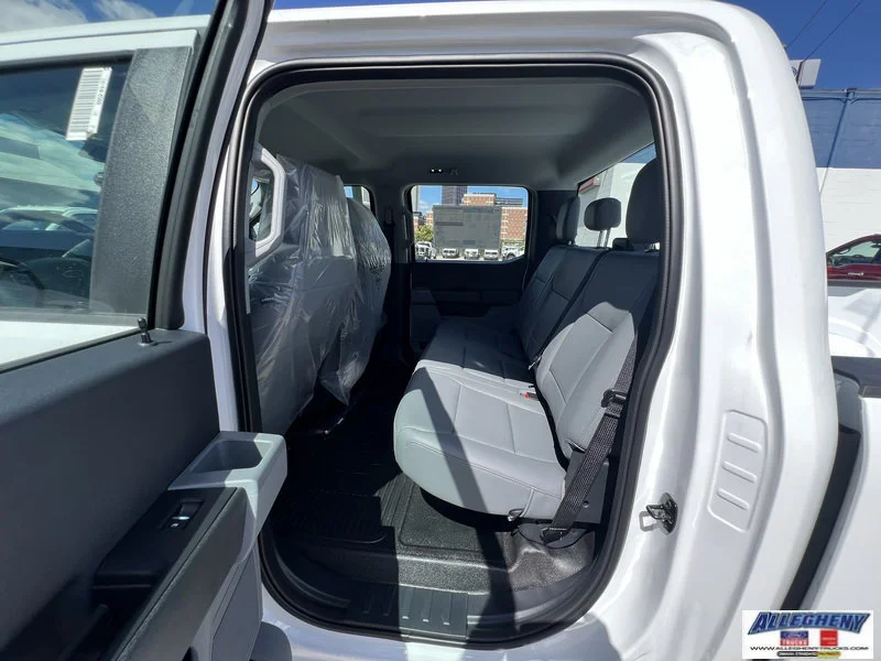 New 2026 Oxford White Ford XL image 11