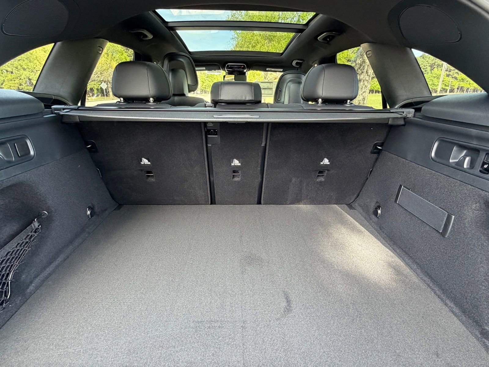 New 2026 Graphite Grey Metallic Mercedes-Benz GLC 300 image 42