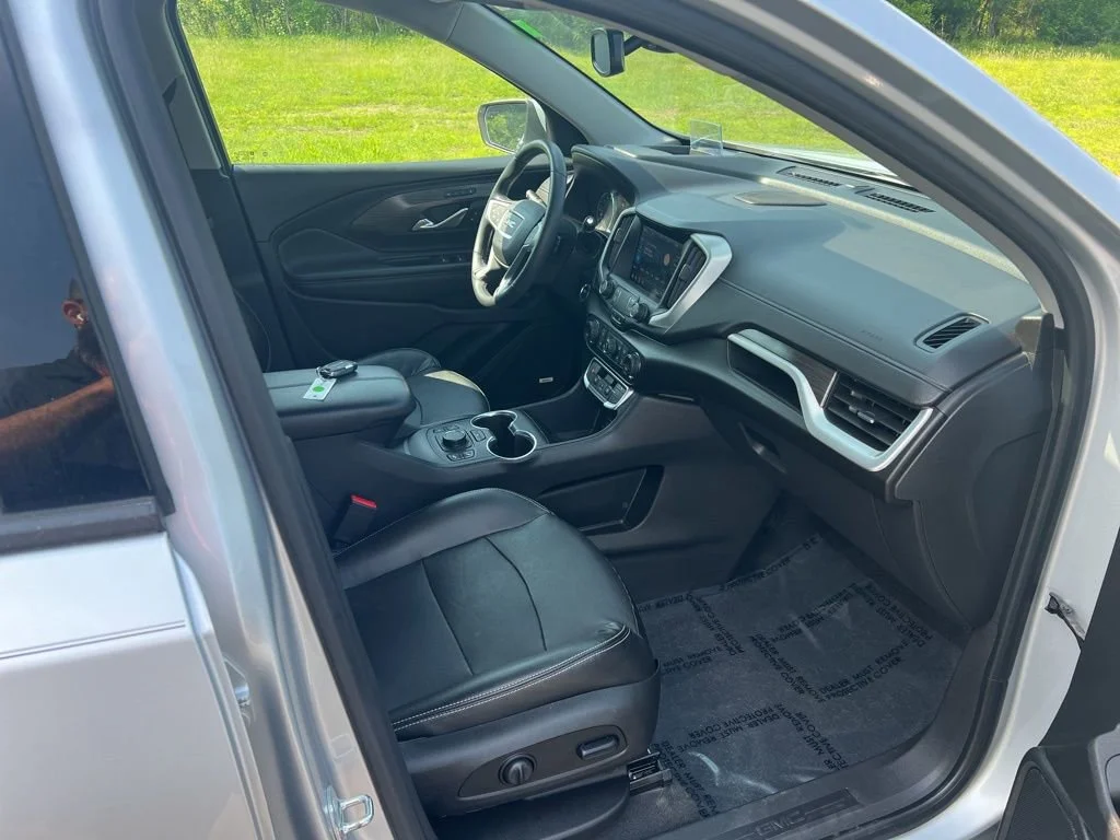 2022 GMC Terrain SLT - Photo 9
