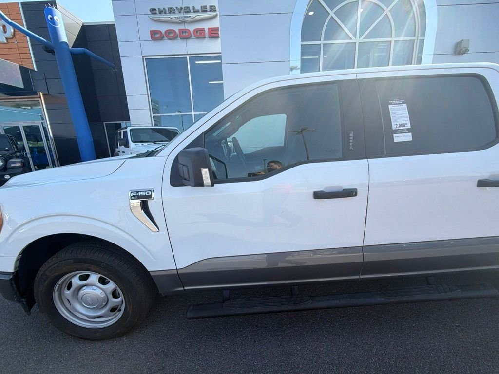 Used 2021 White Ford XLT image 25
