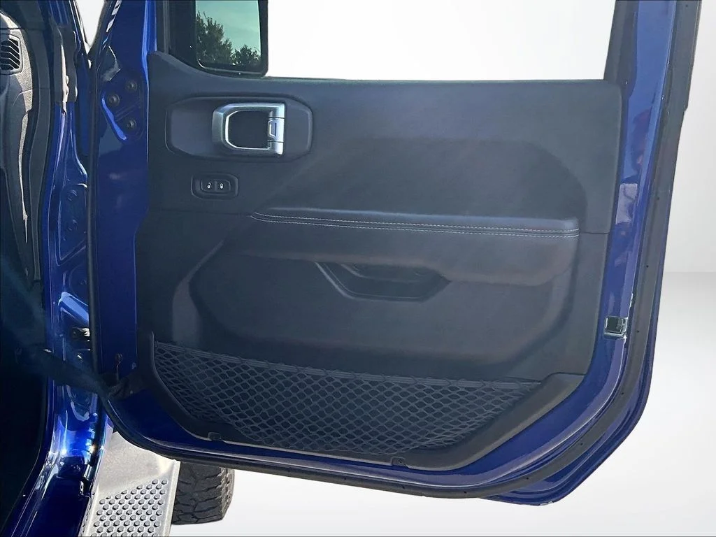 Used 2018 Blue Jeep Unlimited Sahara image 25