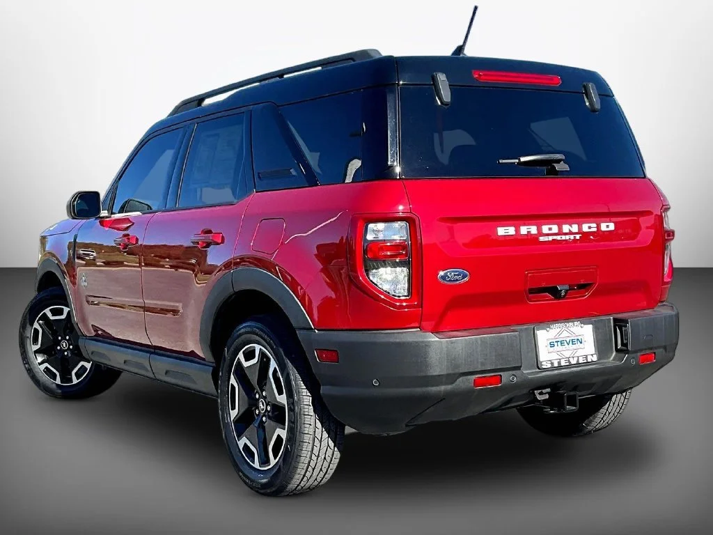 Used 2021 Red Ford Outer Banks image 4