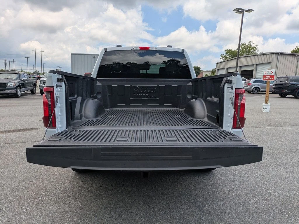 Used 2025 White Ford XLT image 13
