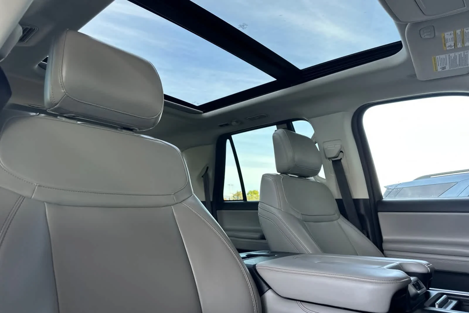 Certified Used 2025 Star White Ford Active image 18