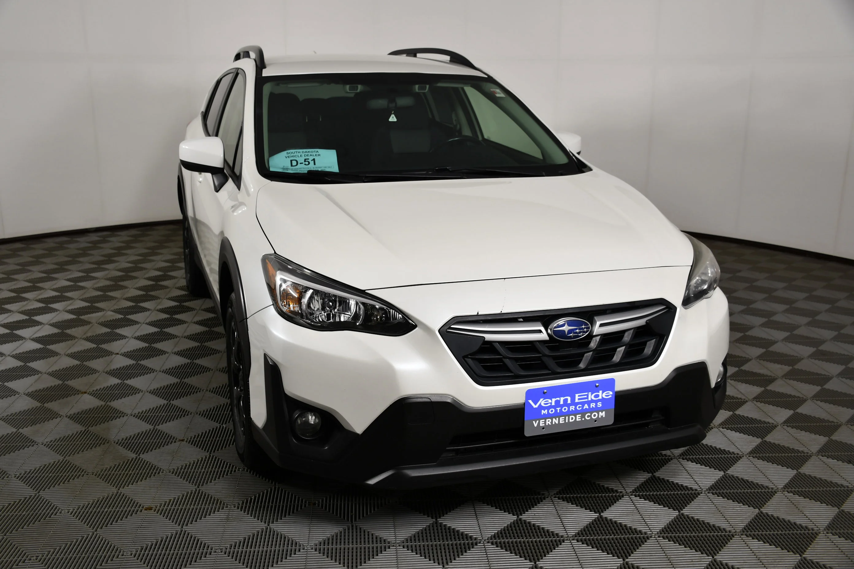 Used 2022 Crystal White Pearl Subaru Premium image 3