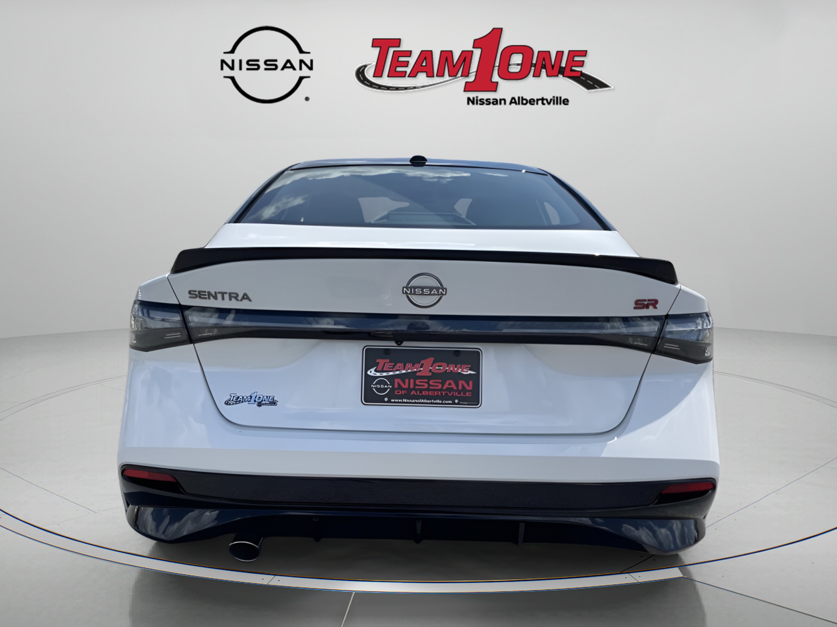 New 2026 Aspen White TriCoat / Super Black Two-tone Nissan SR image 6