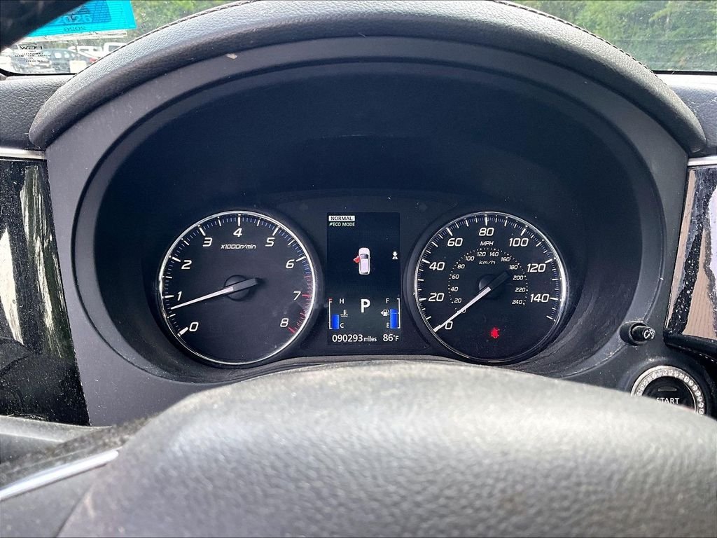 Used 2019 Gray Mitsubishi  image 22