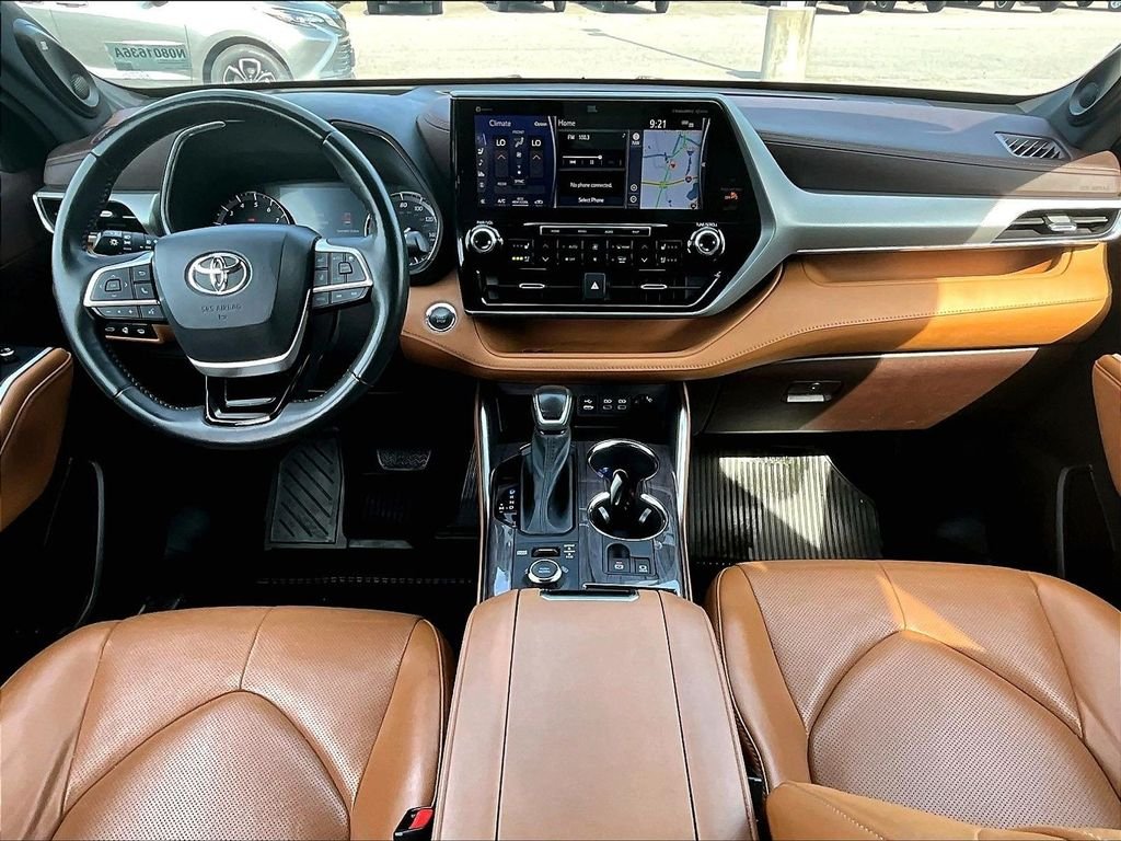 Used 2022 Black Toyota Platinum image 22