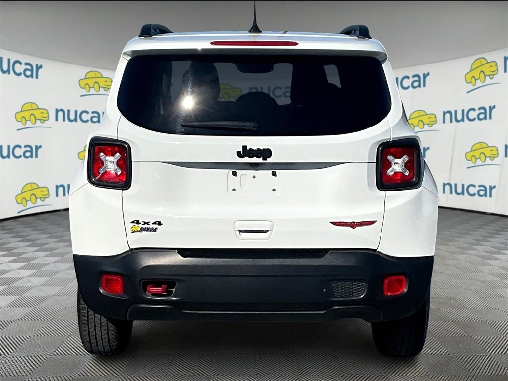 2023 Jeep Renegade Trailhawk photo 3