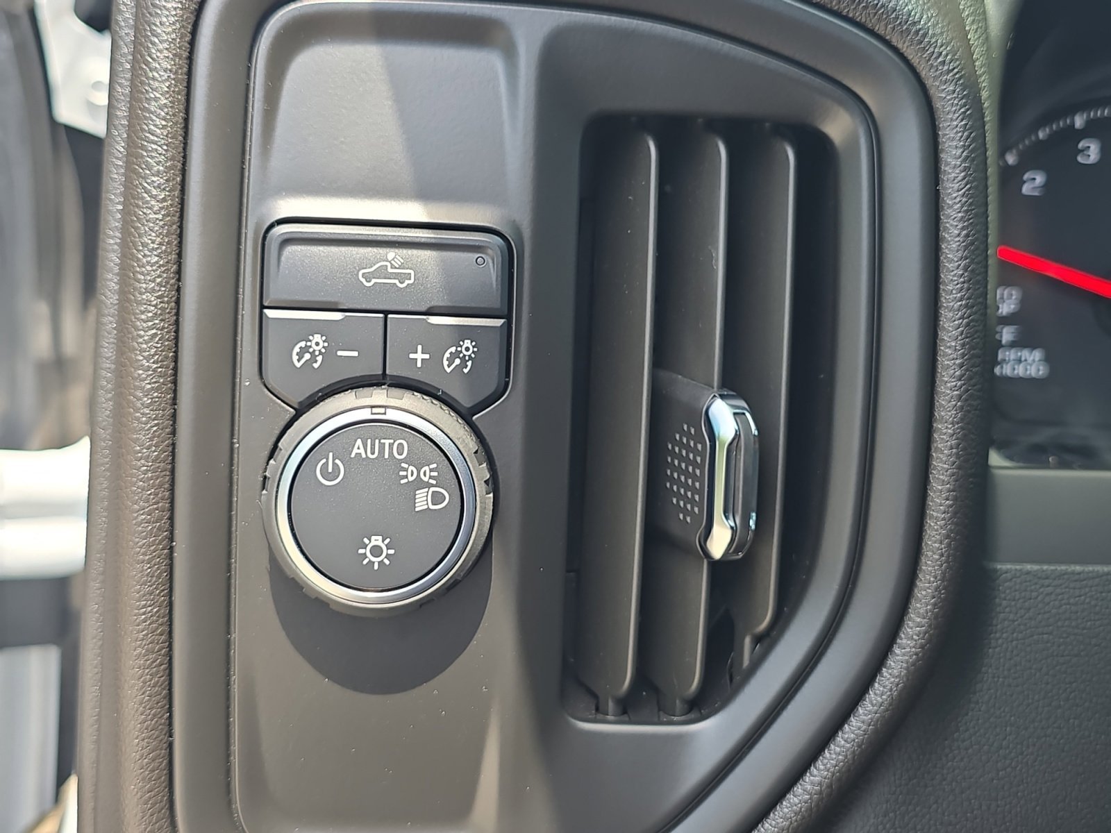 Used 2025 Summit White Chevrolet Custom image 25