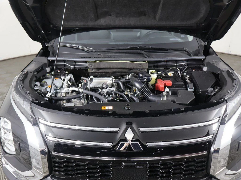New 2026 Black Mitsubishi ES image 21