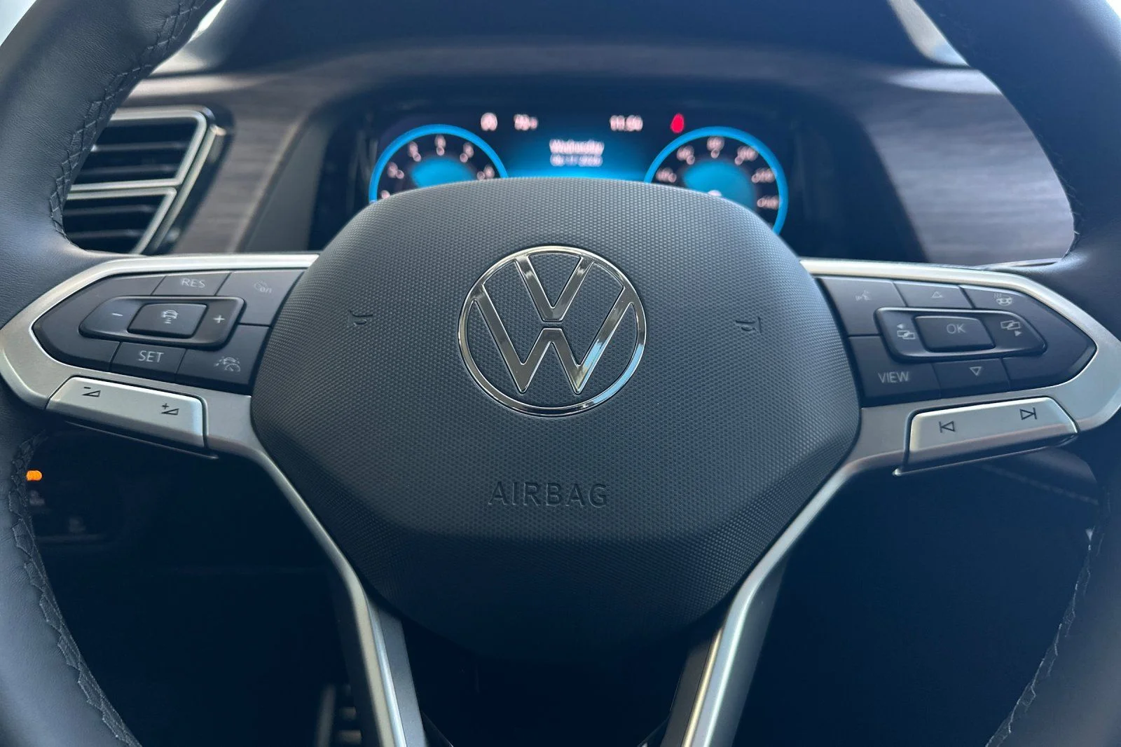 New 2026 White Volkswagen 2.0T SEL Premium R-Line image 22
