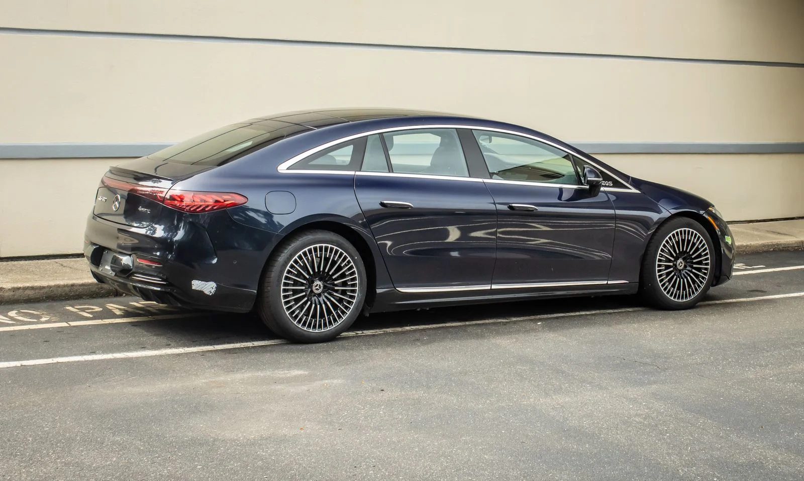 Used 2023 Black Mercedes-Benz 580 image 8