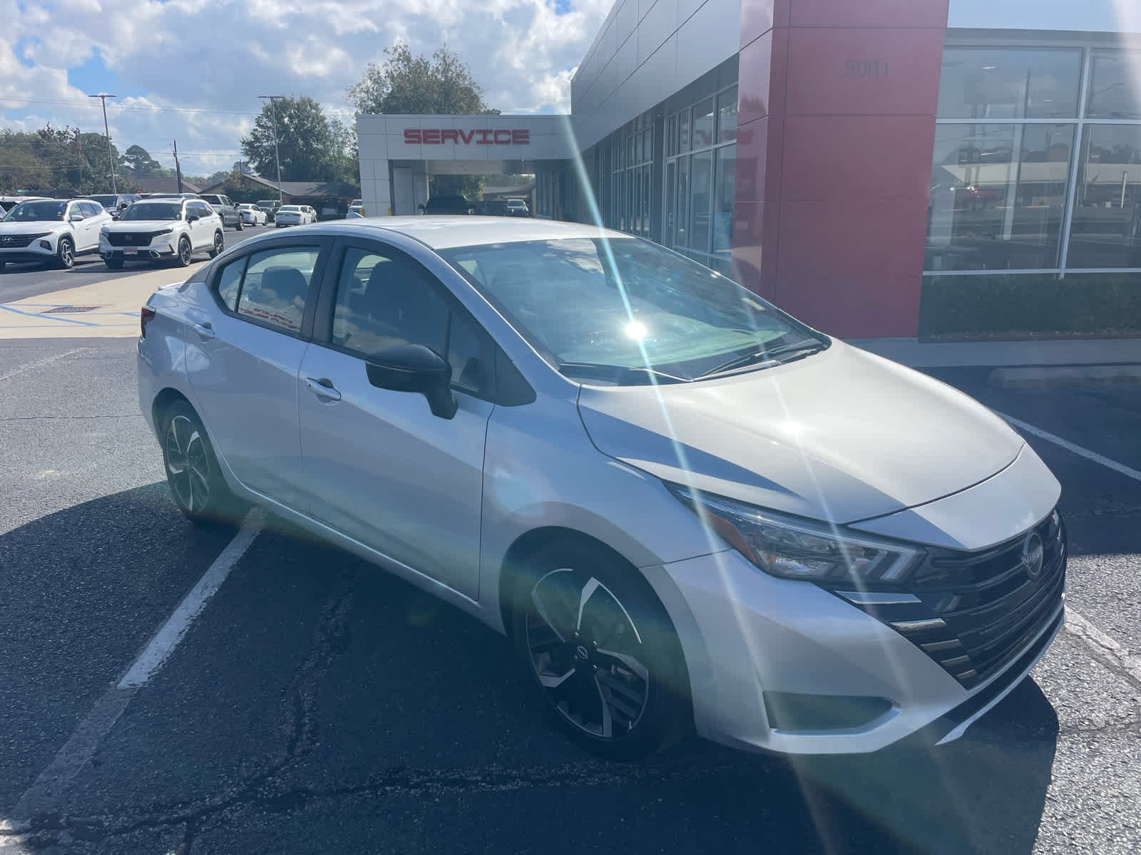 2024 Nissan Versa SR photo 2