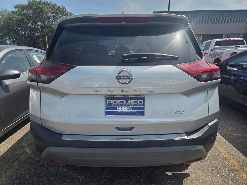 Used 2023 Silver Nissan SV image 5