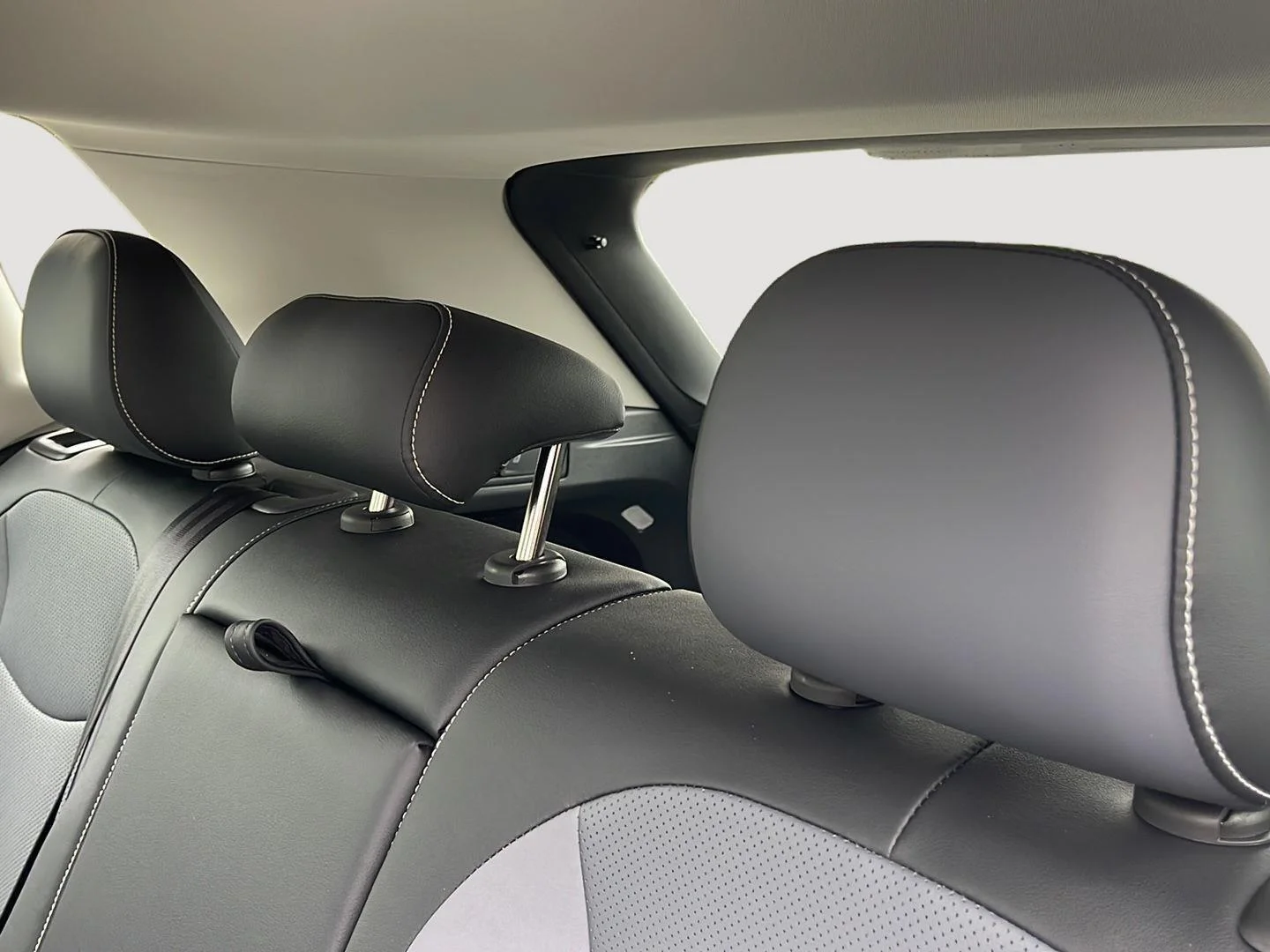 New 2026 Platinum Gray Metallic Volkswagen SE image 13