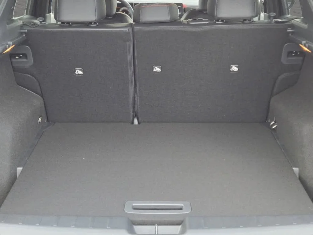 2025 Nissan Kicks SR - Photo 12