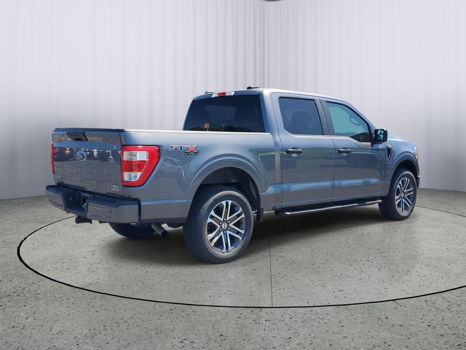 Used 2021 Gray Ford XL image 4