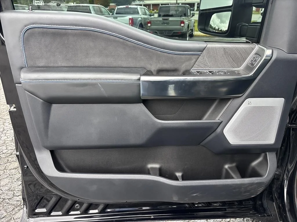Used 2025 Black Ford Platinum image 26