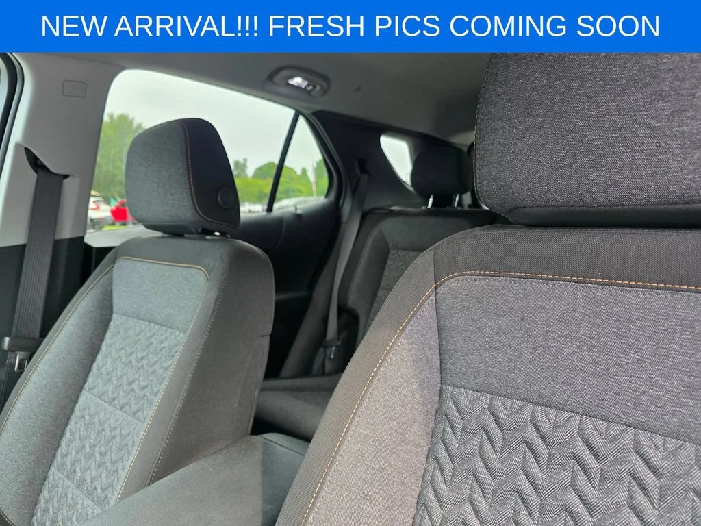Used 2024 Lakeshore Blue Metallic Chevrolet LT image 8