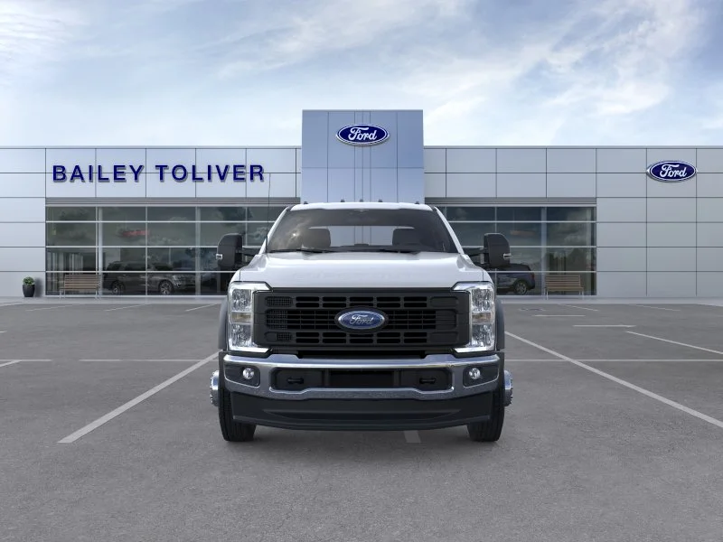 New 2026 Oxford White Ford F-450® XL image 31