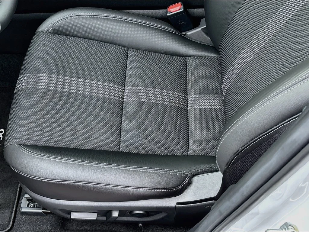 New 2026 Wind Chill Pearl Mazda Preferred AWD image 19