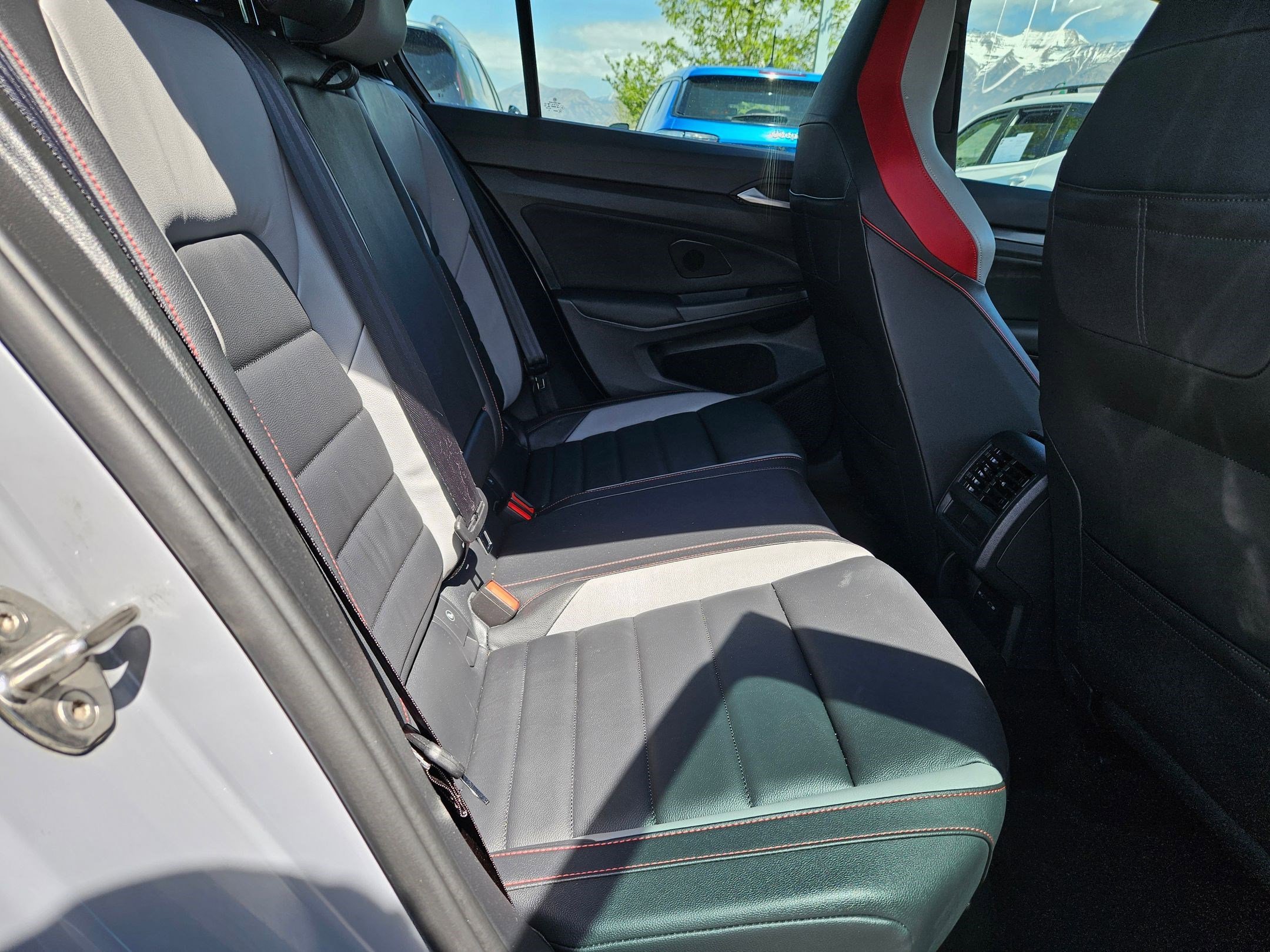 Used 2023 Moonstone Gray Volkswagen SE image 29