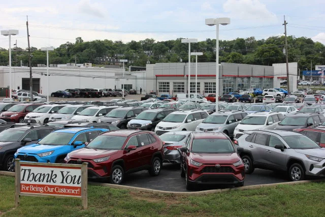 Used 2023 Wind Chill Pearl w/Black Roof Toyota Limited image 12