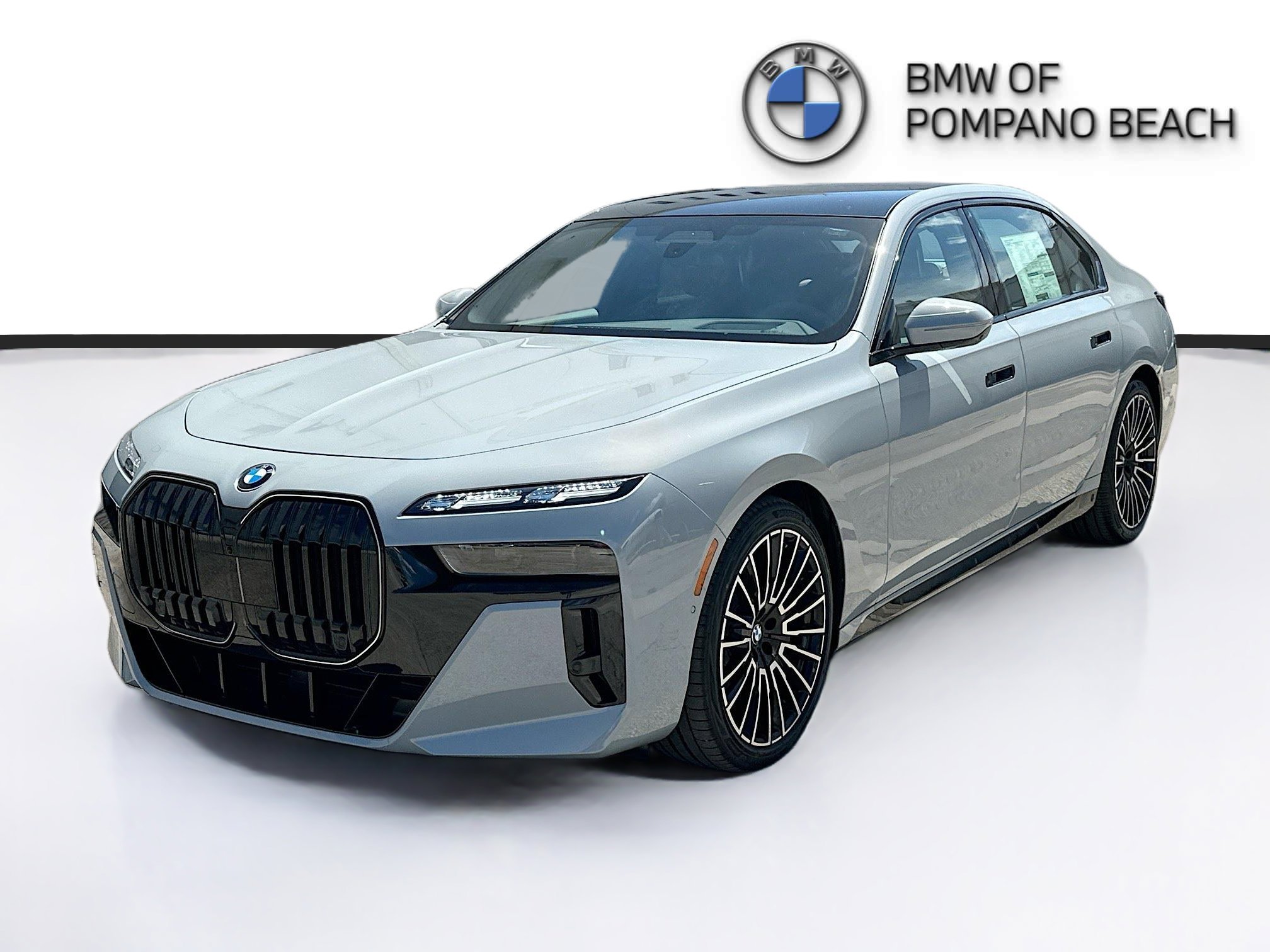 2026 BMW 760i xDrive V8 exterior
