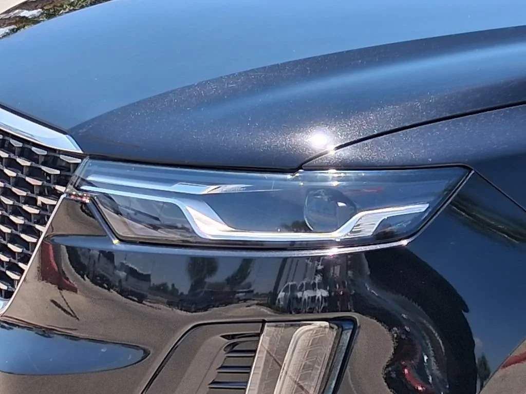 Used 2022 STELLAR BLACK METALLIC Cadillac Premium Luxury image 9