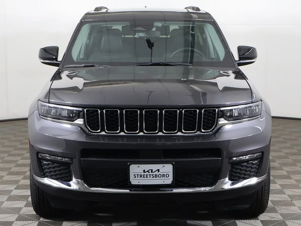 Used 2022 Gray Jeep Limited image 15