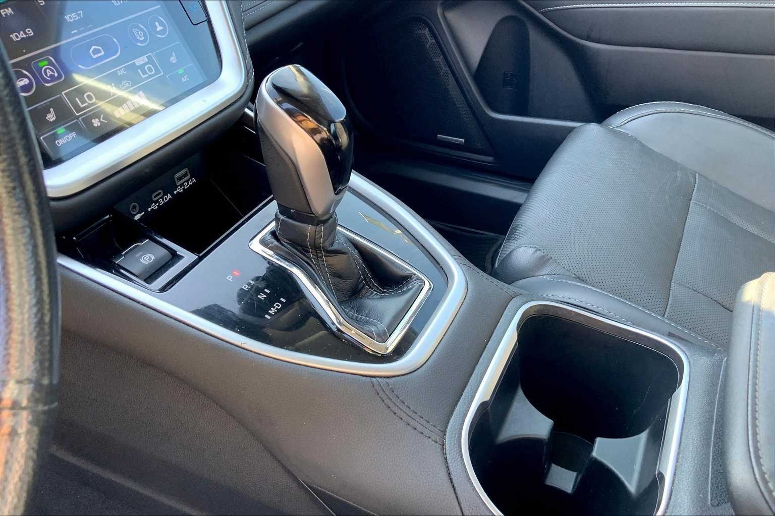 Used 2023 Ice Silver Metallic Subaru Limited image 17