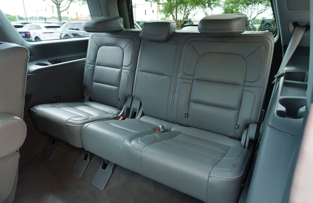 Used 2018 White Lincoln Reserve image 33