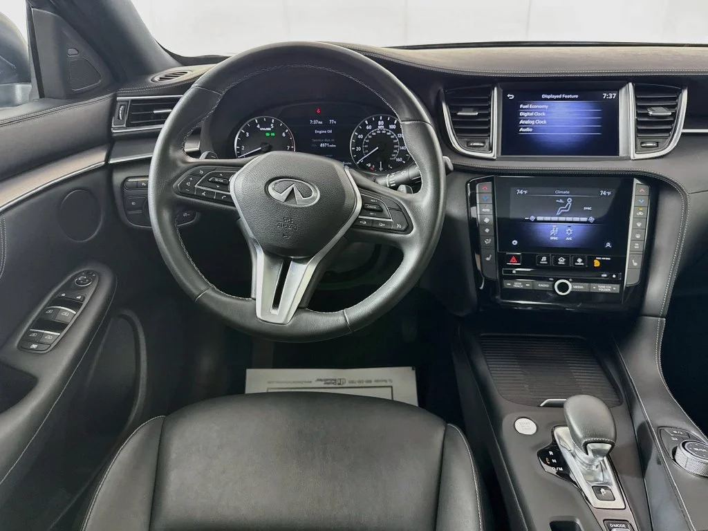 Certified Used 2022 Black INFINITI LUXE image 30