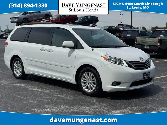 2014 Toyota Sienna XLE 8-Passenger