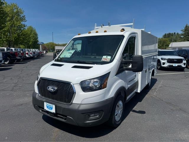 New 2026 Oxford White Ford Cutaway image 1