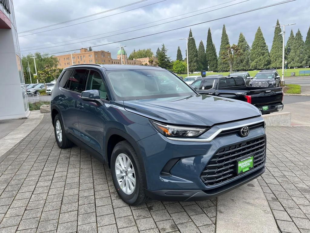 New 2026 Storm Cloud Toyota XLE image 7