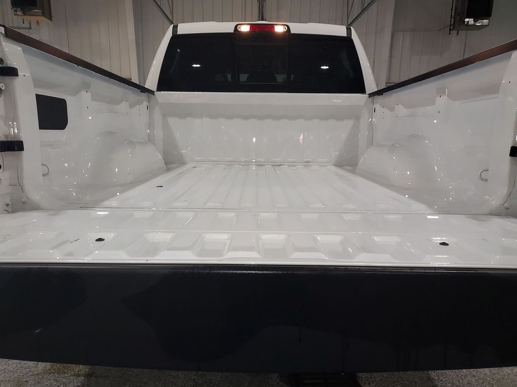 New 2026 Bright White Clear-Coat Exterior Paint RAM Big Horn/Lone Star image 30