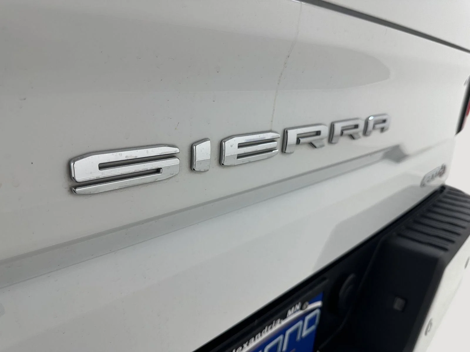 Used 2023 SUMMIT WHITE GMC AT4 image 30