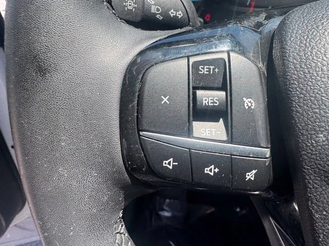 Used 2022 White Ford SE image 18