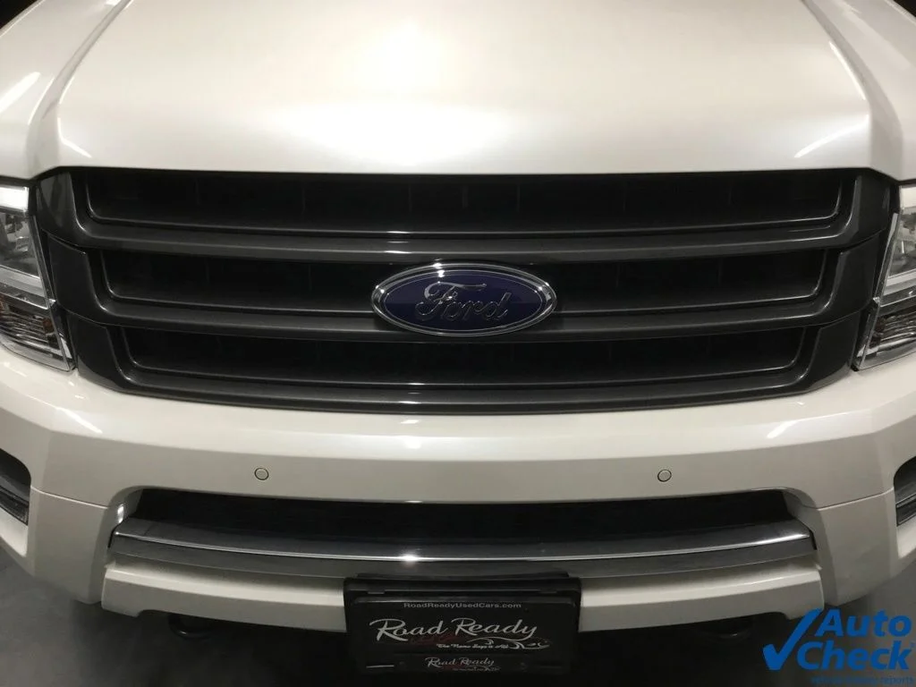 Used 2017 White Ford Limited image 19