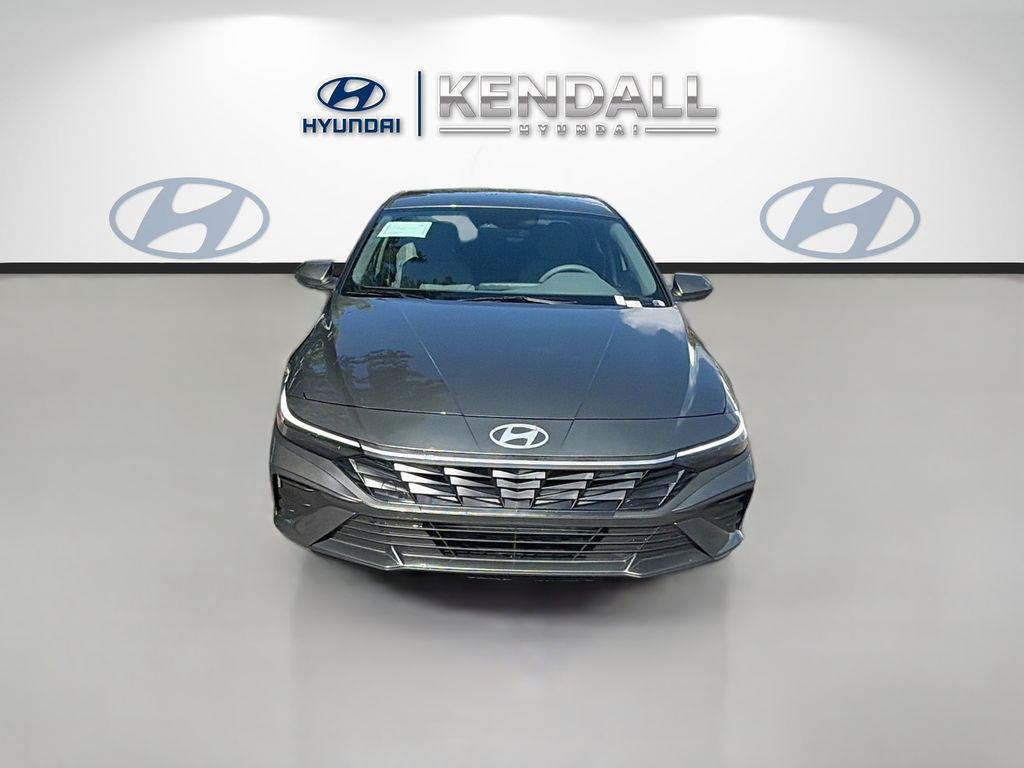 New 2026 Amazon Gray Hyundai SE image 2