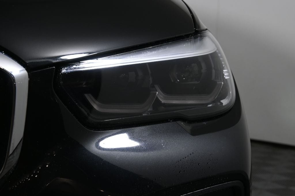 Used 2023 Black BMW xDrive40i image 11