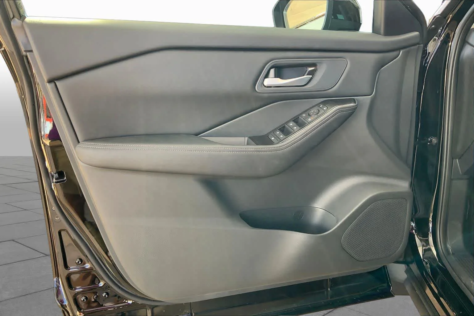 2026 Nissan Rogue SV - Photo 10
