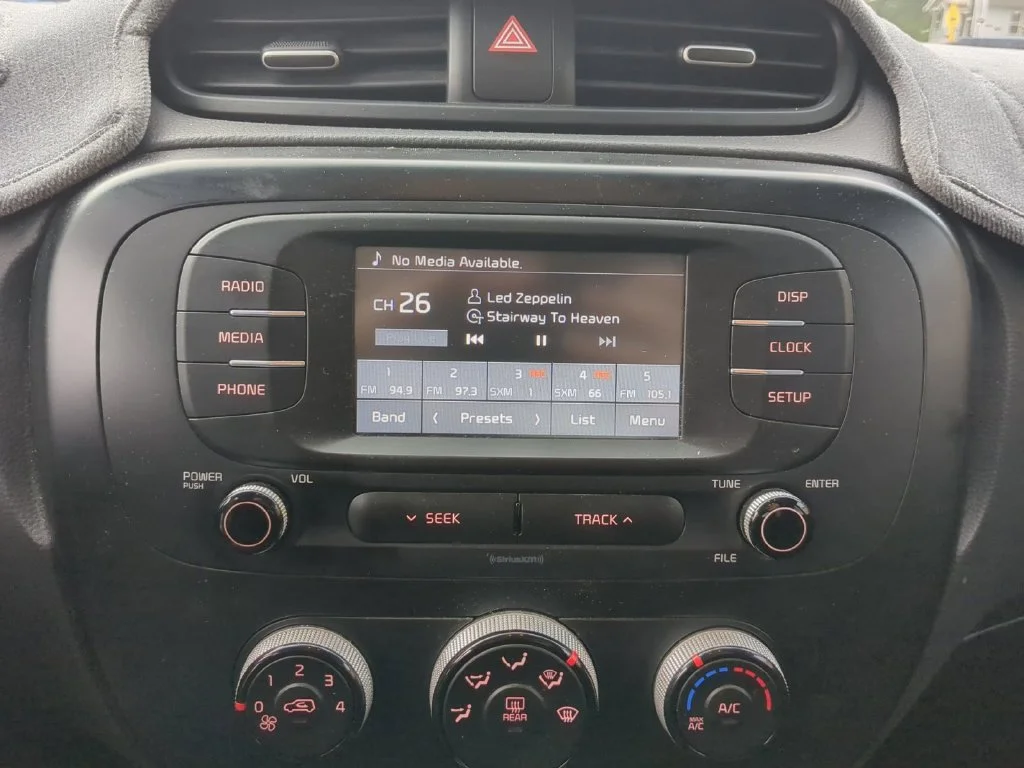 Used 2019 Silver Kia Base image 23