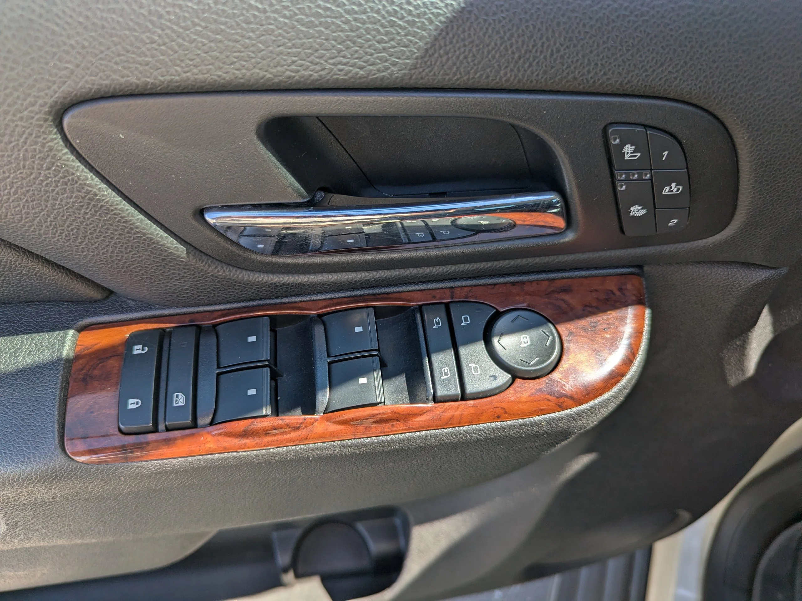 Used 2014 White Diamond Tricoat GMC SLT image 11