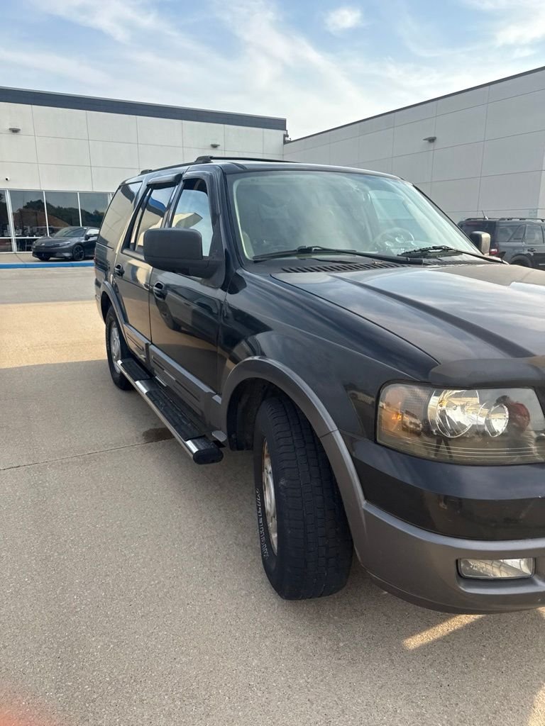 Used 2004 Black Ford XLT image 13