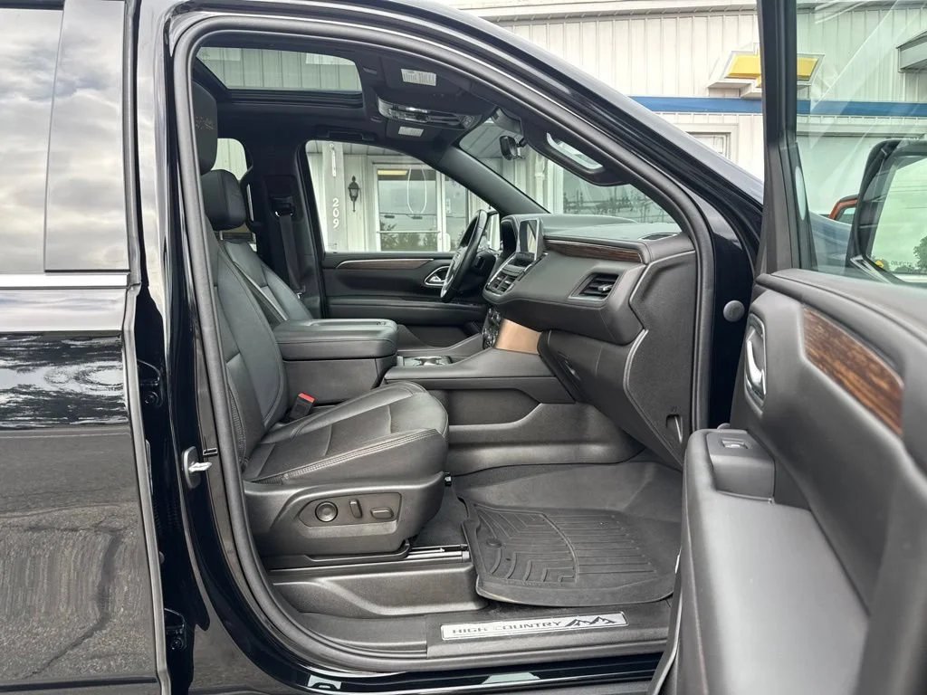Used 2023 Black Chevrolet High Country image 31